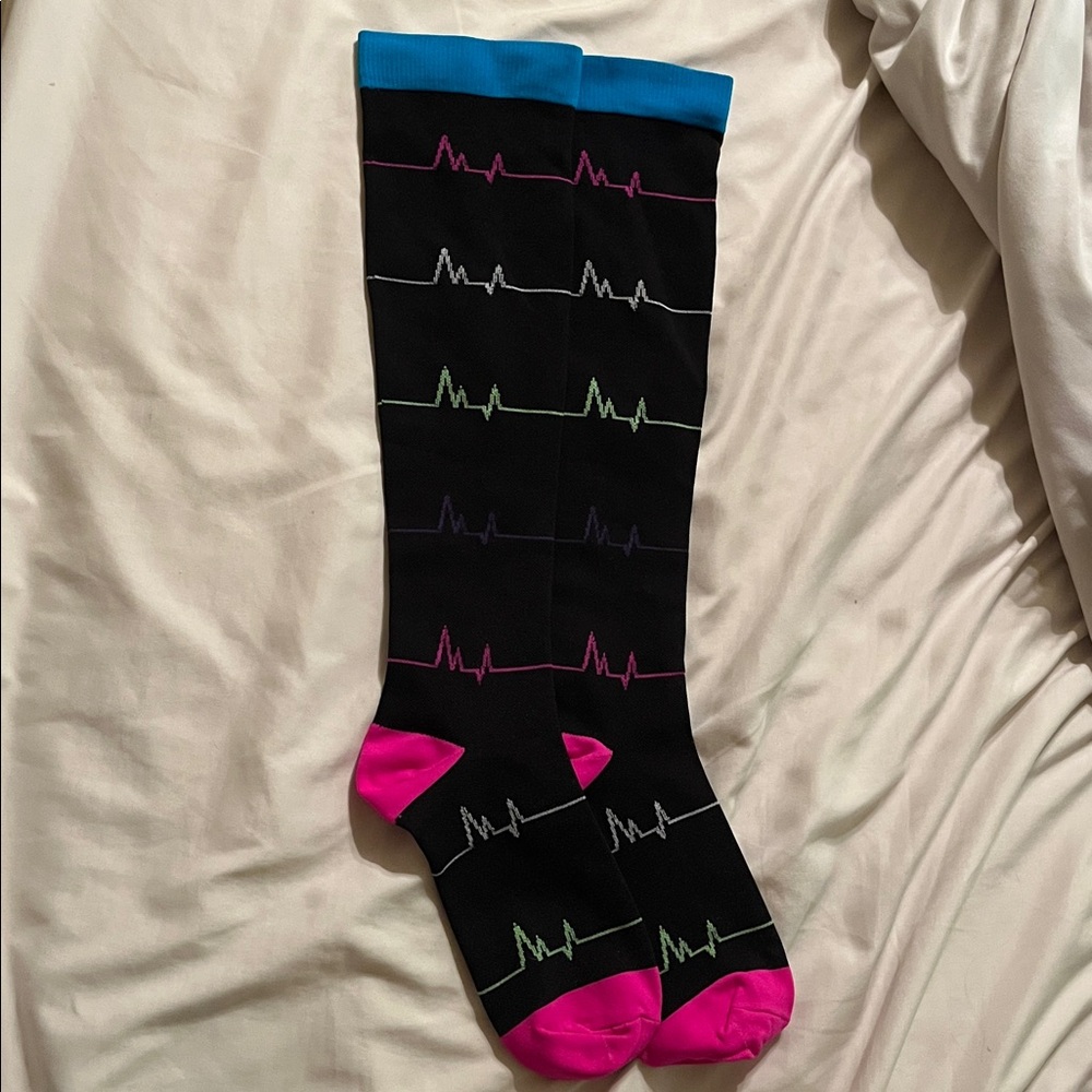 New Large compression knee socks black pink heart monitor print nurse doctor NEW